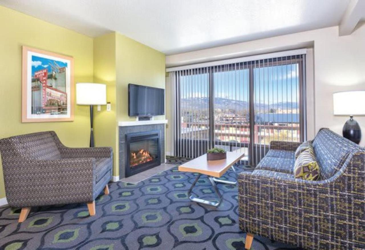 Enjoy All Reno Has To Offer In This 2Bd Resort Condo With Outdoor Pool Or Hot Tub Exterior photo